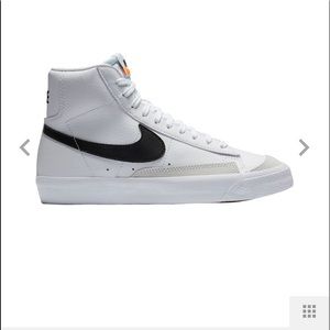 New Women’s Nike Blaze size 5 youth